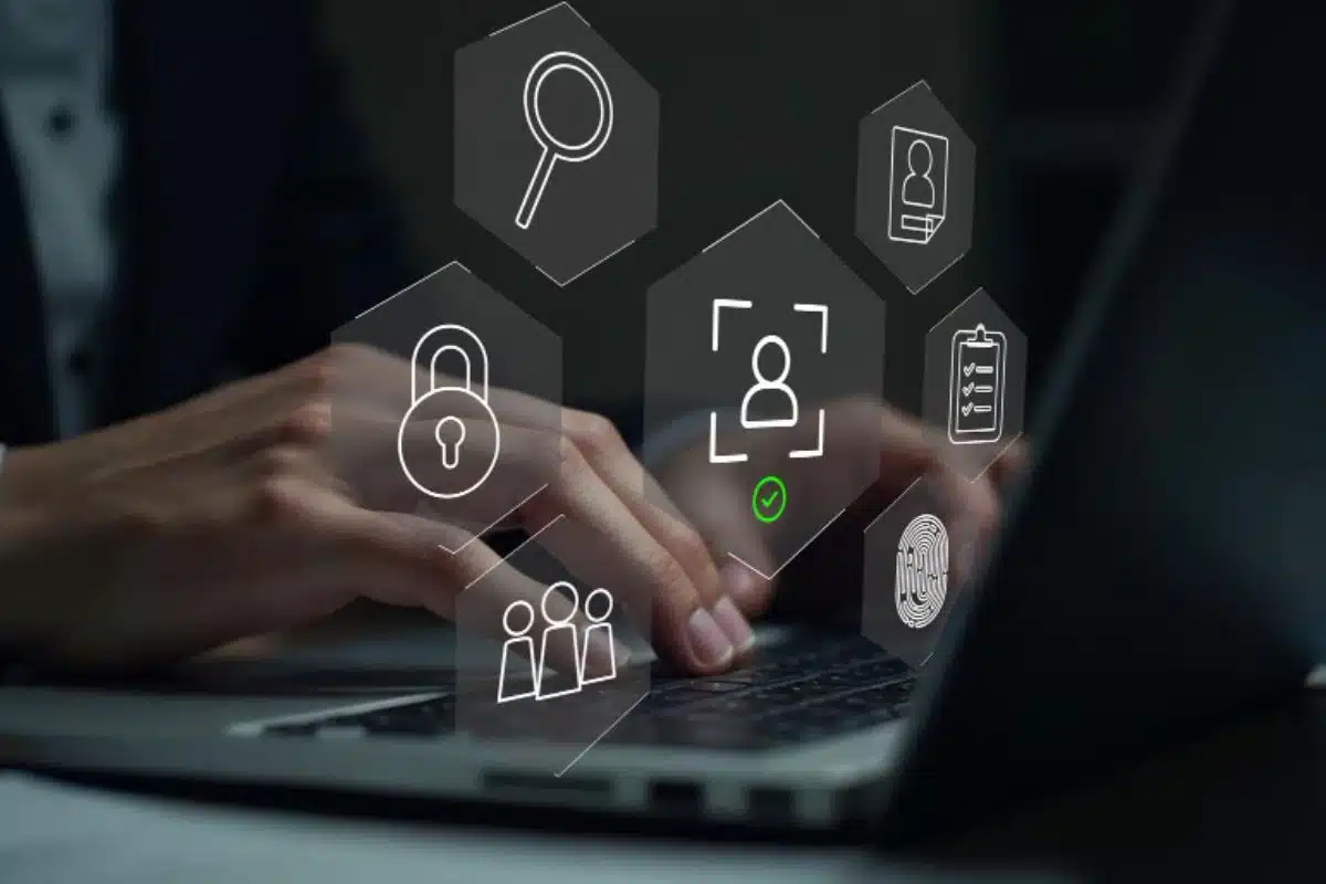 Responsável técnico fazendo gerenciamento de identidade e acesso.